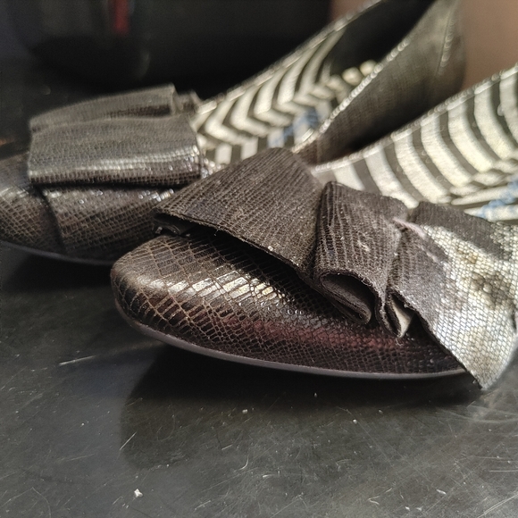 Irregular Choice pointed low heel shoe - Picture 5 of 10